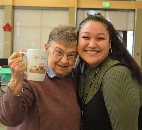 Знак кампуса с логотипом Гонзаги и текстом «Откройте свою цель»